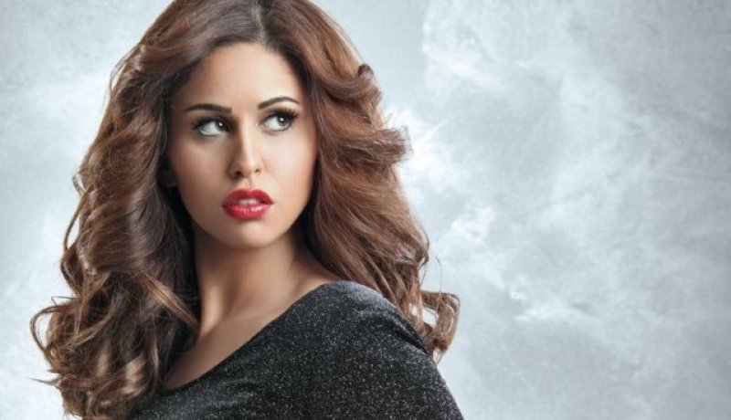 محاكمة مي سليم لغناءها بدون رخصة
