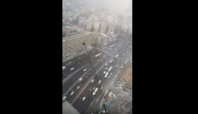 بالفيديو سقوط رافعة في تل أبيب الإسرائيلية