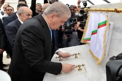سلال يطالب «توتال» بالإسراع في تحويل الغاز إلى بتروكيماء