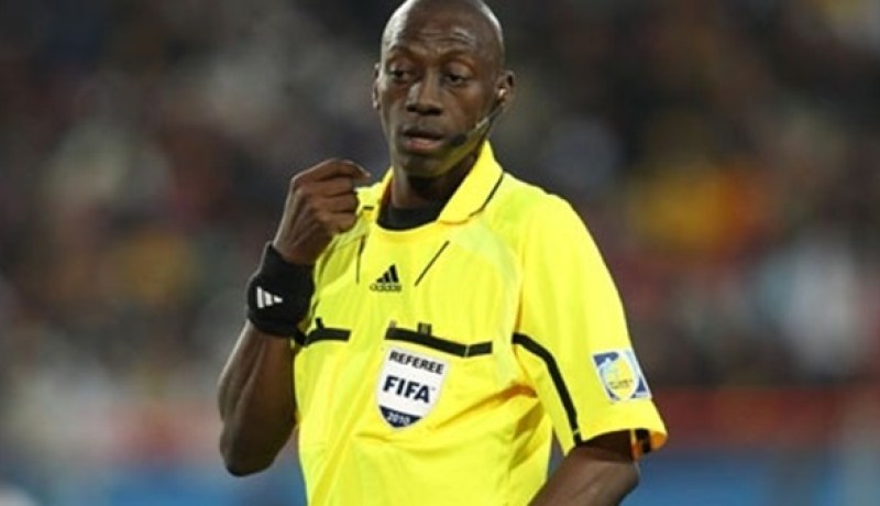 حكم زامبي لإدارة مباراة مصر والكاميرون بنهائي أمم أفريقيا