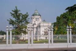 البرلمان التايلاندي يصوت ضد قرار حجب الثقة عن رئيسة الوزراء