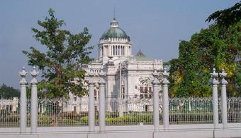 البرلمان التايلاندي يصوت ضد قرار حجب الثقة عن رئيسة الوزراء