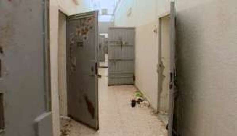 فرار 120 سجينا من سجن في طرابلس