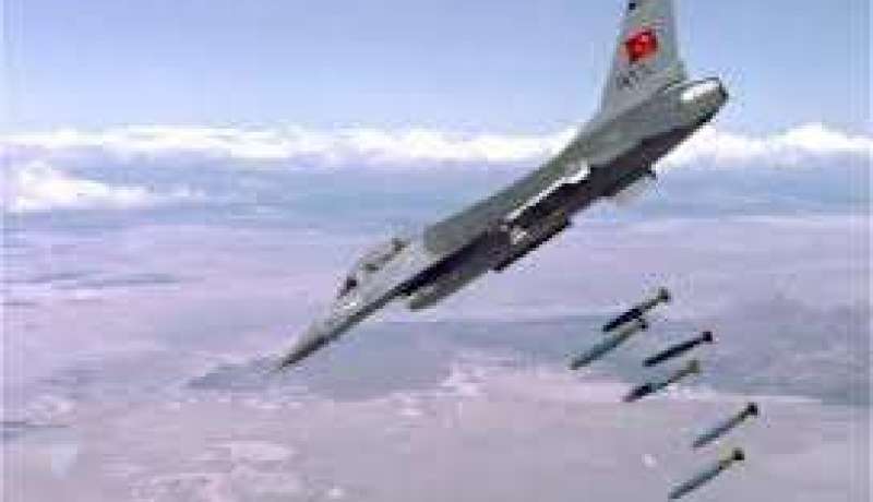 تركيا ترسل طائرات حربية الى الحدود مع سوريا