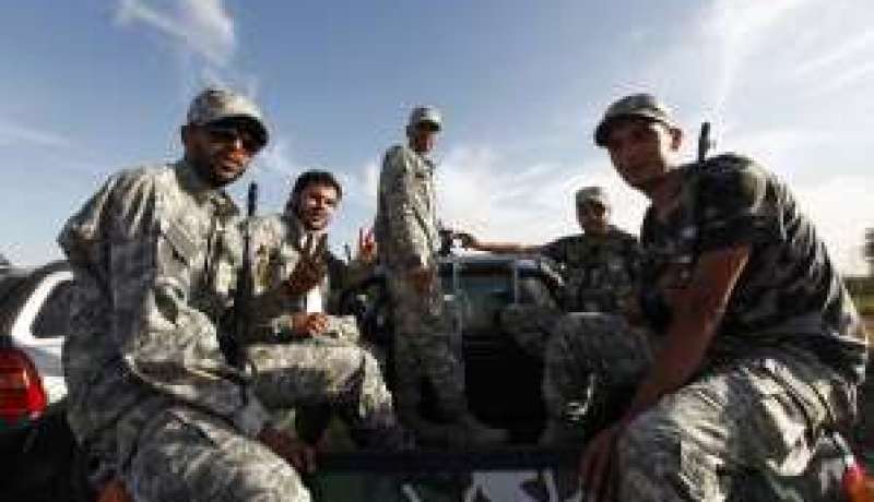 تبادل اطلاق النار بين مقاتلين سابقين في ليبيا أمام المؤتمر الوطني