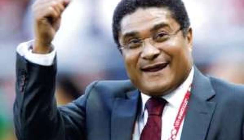 أسطورة كرة القدم البرتغالي إيزيبيو يدخل المستشفى مجددا لدى وصوله إلى البرتغال