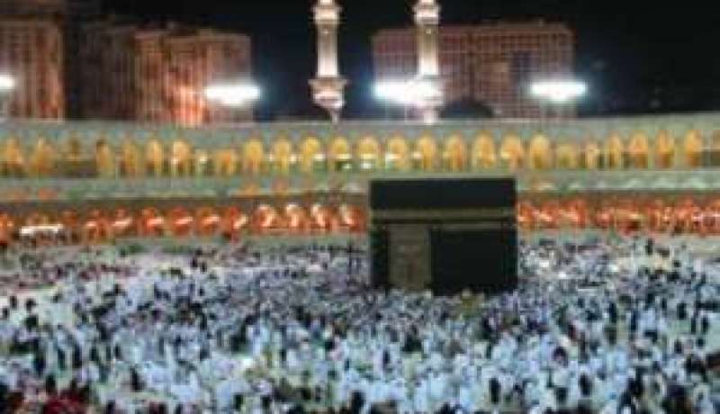 مصرع 4 معتمرين مصريين وإصابة 32 آخرين في انقلاب حافلة بالسعودية