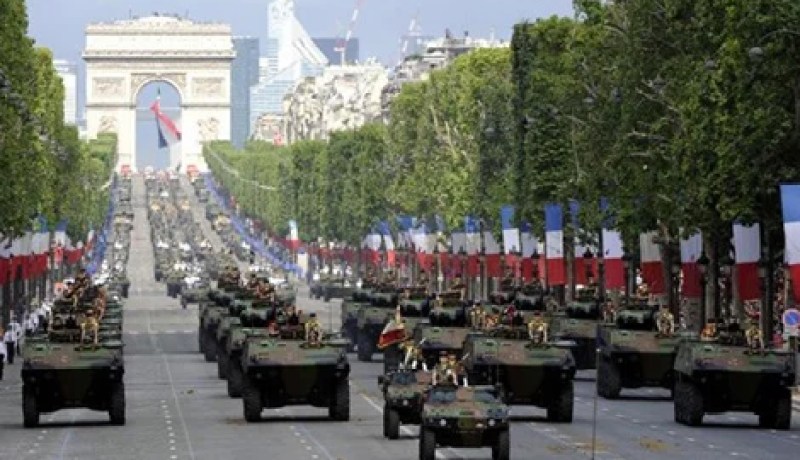 جمعيات فرنسية تندد بدعوة الجزائر لحضور احتفالات 14 جويلية