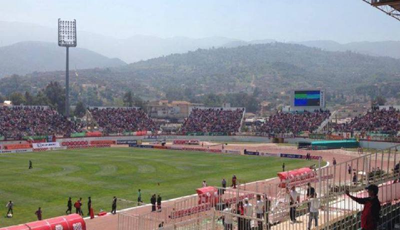 أجواء احتفالية في مدرجات ملعب تشاكر للبليدة الممتلئ عن آخره