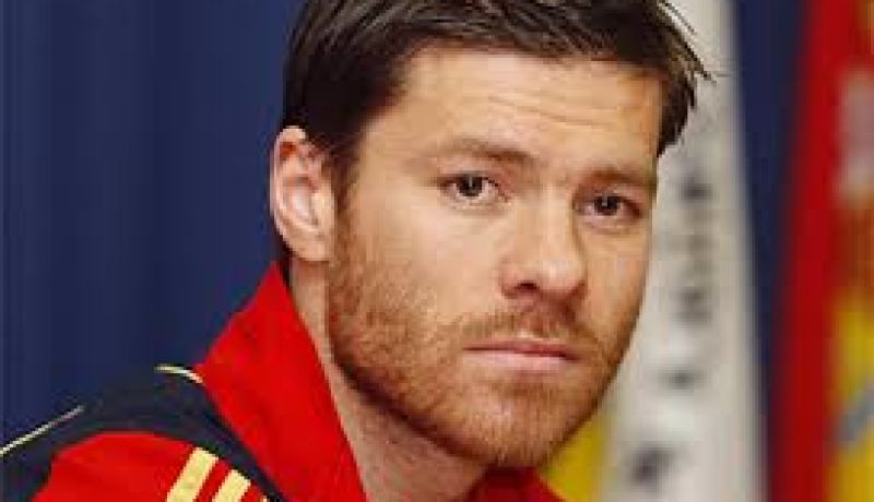 التشابي الونسو يتمن حظًا موقفا للجزائر في المونديال