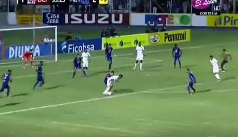 شاهد.. أغرب هدف في تاريخ كرة القدم