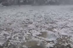 شاهد.. لقطات من الجو للنهر المتجمد