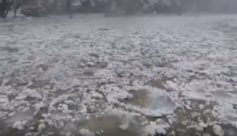 شاهد.. لقطات من الجو للنهر المتجمد