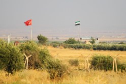 مقتل شخص جراء سقوط قذيفتين قرب مدرسة بالحدود السورية