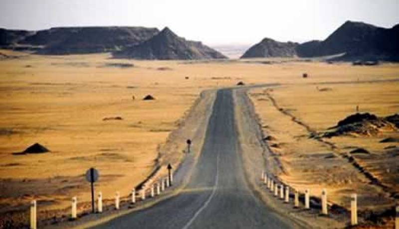 الجزائر تعتزم استكمال الجزء الخاص بالطريق العابر للصحراء كليا في 2016
