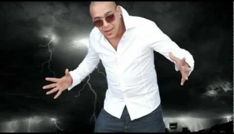 مغني راب “ميستر ابي” يترشح للرئاسيات و يعد يتعيين الشابة دليلة وزيرة للثقافة..!