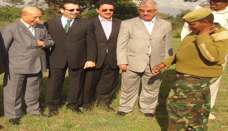 ولد خليفة في حديقة الحيوانات بكينيا
