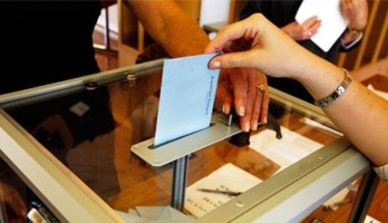 200 مليون لبيع مقعدين في خميس مليانة