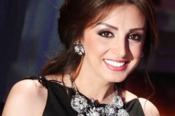 بالصورة أنغام تشعل مواقع التواصل الإجتماعي بعد قبلتها لمحمد عبدو