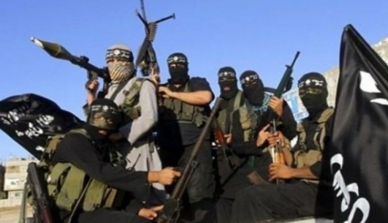 داعش يعتقل 200 موصلي على خلفية تمزيق علم التنظيم  بالعراق