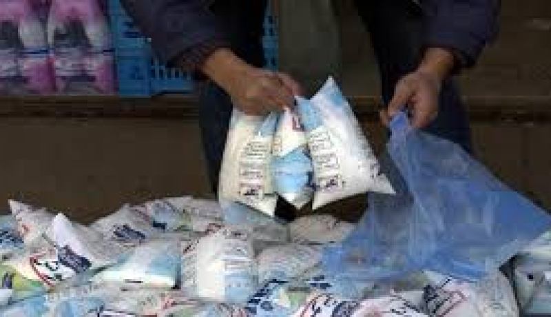 خبراء يدعون الحكومة إلى إعادة النظر في سياسة الدعم الموجه لحليب الأكياس