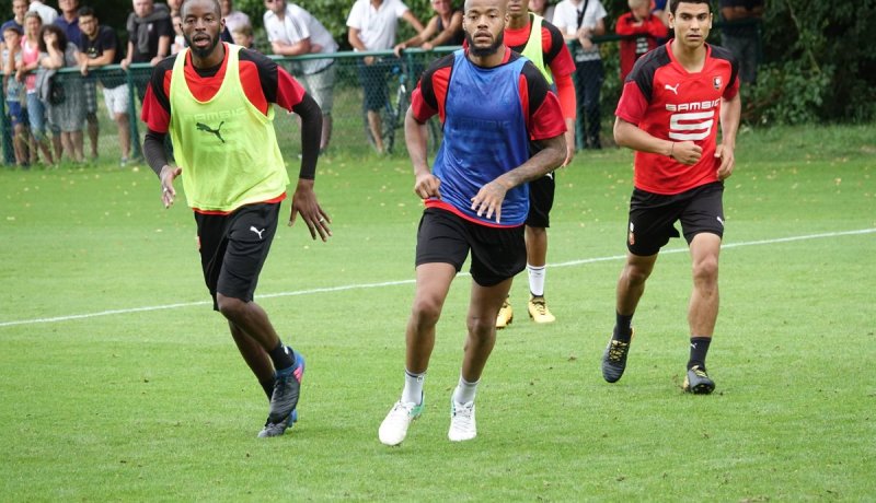 مبولحي يستأنف التدريبات مع ران ويريح ألكاراز