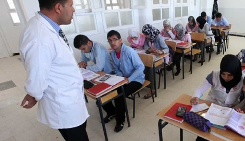 نواب يدعون إلى تعزيز تكوين الأساتذة في مخطط عمل حكومة