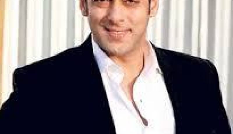 سلمان خان يصرح في أكبر حفل لعام 2014 عمري الحقيقي 19عام