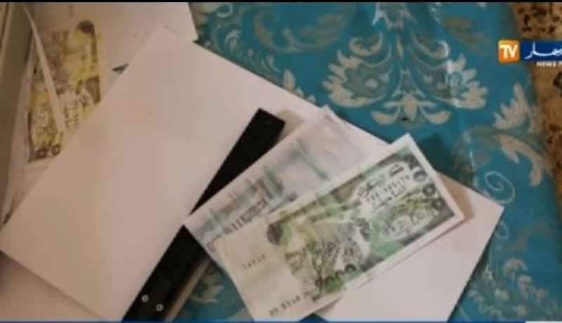بالفيديو.. الاطاحة بشاب يزور العملة الوطنية في الوادي