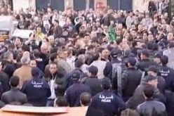 متظاهرو المسيرة رفعوا شعارات معا لإسقاط النظام والجزائر حرة ديمقراطية