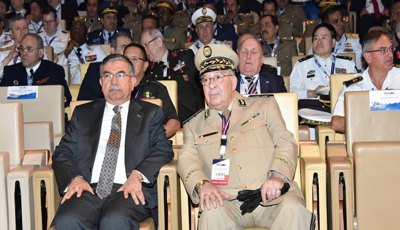 مشاركة الفريق قايد صالح في المؤتمر الدولي للدفاع البحري بالدوحة القطرية