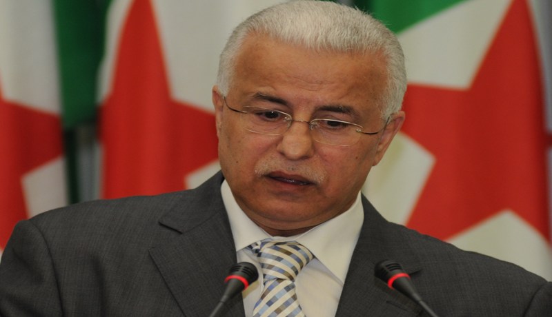بين المدير والوالي