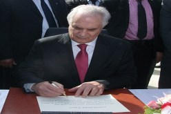 هدايا بلعيز للصحافيين