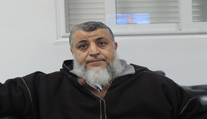 حمداش وممارسة الجهل والتطراش
