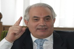 بلعيــز‮ ‬يُـــذكّــر الأحــزاب