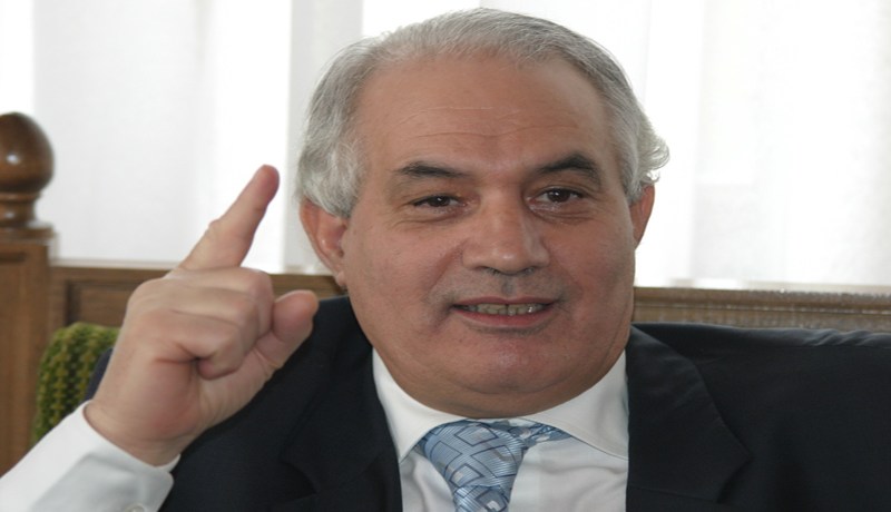 بلعيــز‮ ‬يُـــذكّــر الأحــزاب