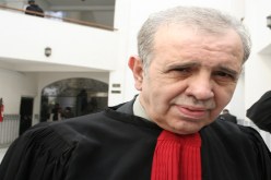 ‮ ‬قسنطيني‮ ‬يدعم الهجرة‮ ‬
