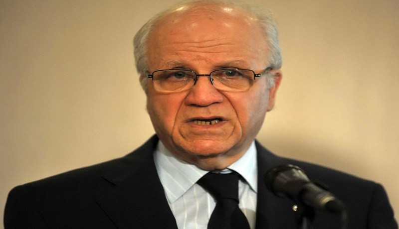 السفير السوري‮ ‬بالجزائر مع بشار‮ ‬