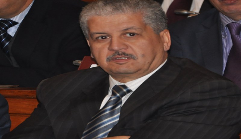 سلال‮ ‬يخضـع للضغـوطات‬