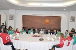 رئيس الجمهورية يهنئ منتخــب كرة اليـد على اللقب القاري والوزير الأول سلال يكرّم اللاعبين