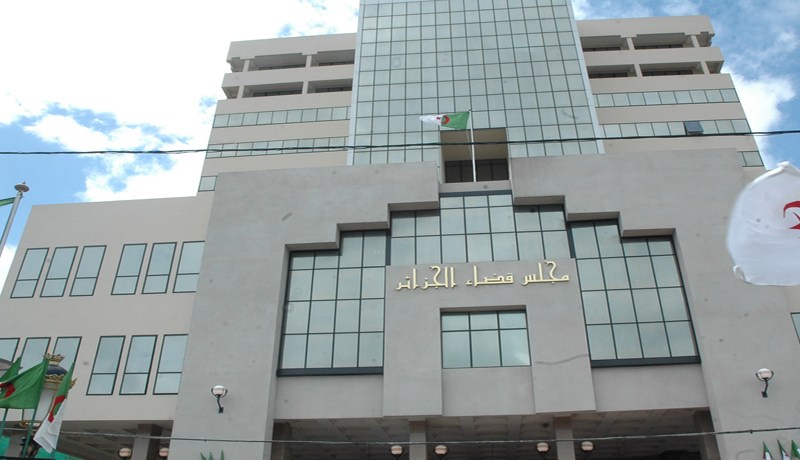 كُتَّاب ضبط لا‮ ‬يضبطون اللّغة
