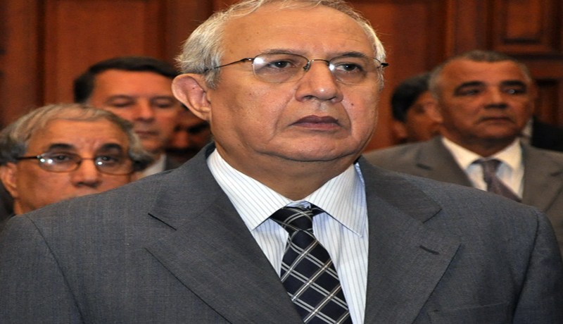 زياري يجهل عدد أطبائه