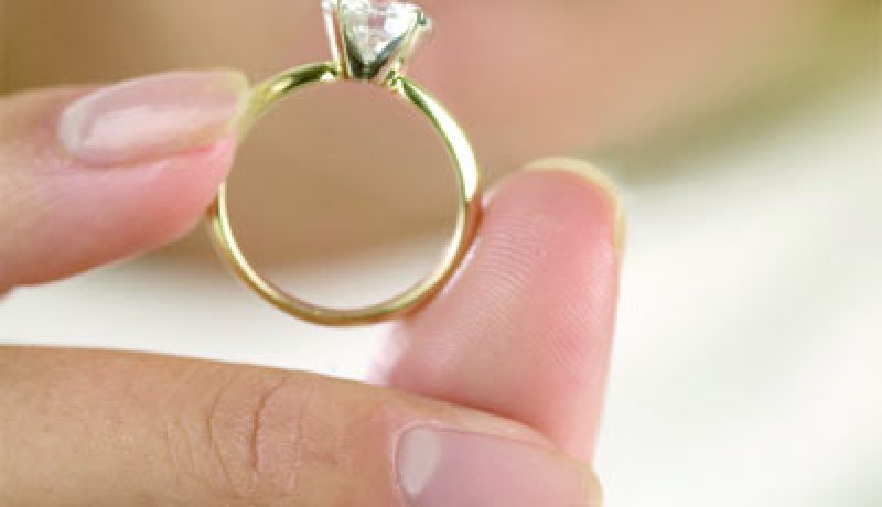 ميقرية تبحث عن زوج أنوش عبر اليوتوب