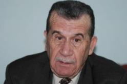 العقيد الخطيب يدرّس معارك الجيش