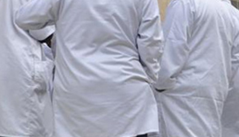 ‮ ‬إبادة كل الأسنان بسبب ضرس مسوّس‮!‬