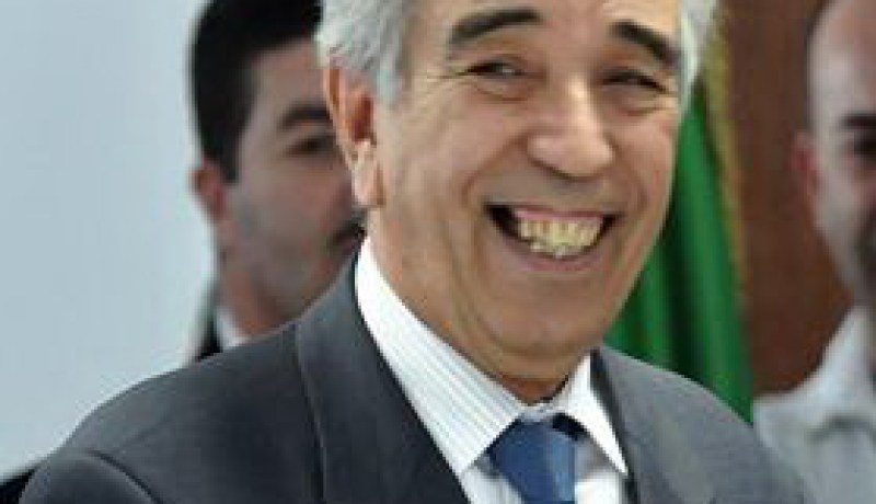 العود الّي تحڤرو يعميك