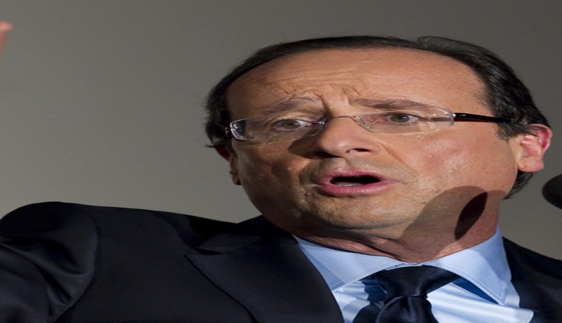 هولاند‮ ‬يَخلط أوراق المخزن