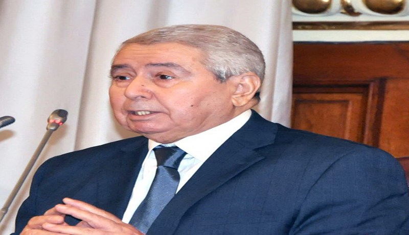 بن صالح يدرس تعديل الدستور