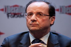 هولاند يستعرف بالجزائر