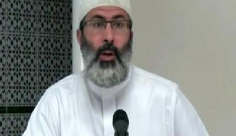 إخــراج زكـــاة الفــطــر نــقــدا لا أصــل لــه في الإســلام